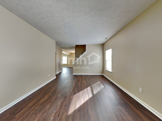 Building Photo - 105 Rambling Road