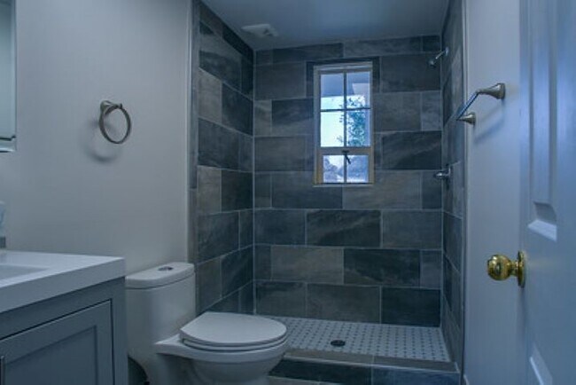 Foto del edificio - 727 S Perkins Rd