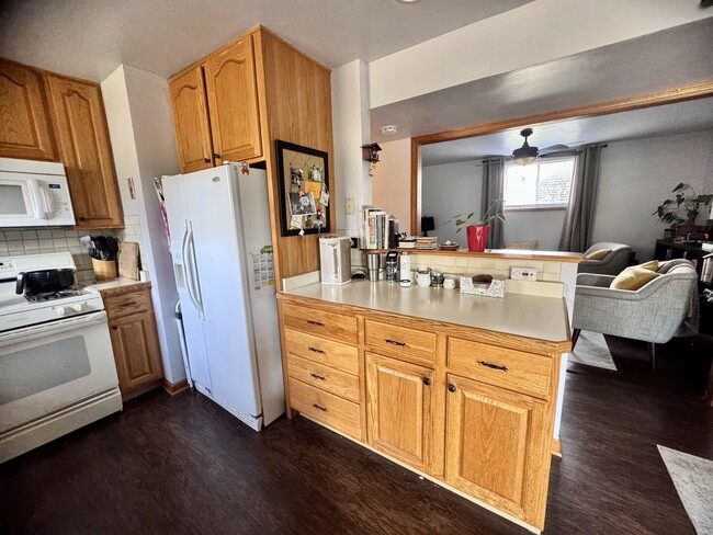 Building Photo - 406 Westmoreland Dr