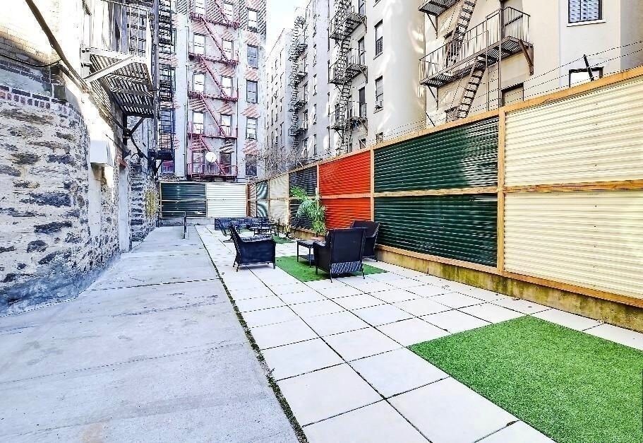 Outdoor space - 305 W 150th St