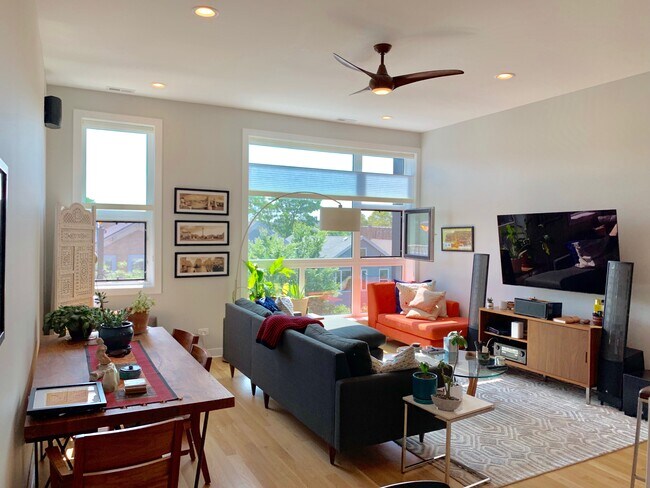 living room - 1810 S Racine Ave