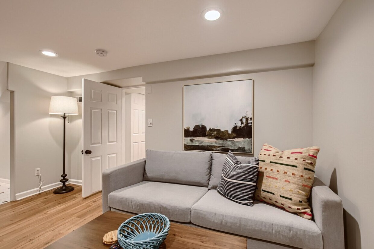 Foto principal - 1244 York St