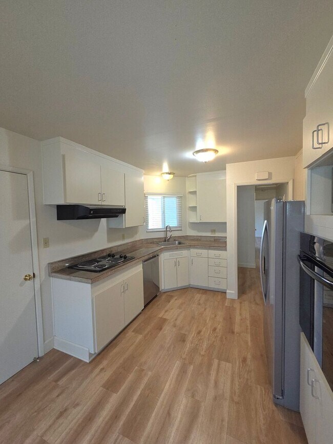Foto del edificio - Beautiful 3 bedroom, 2 bath home available now