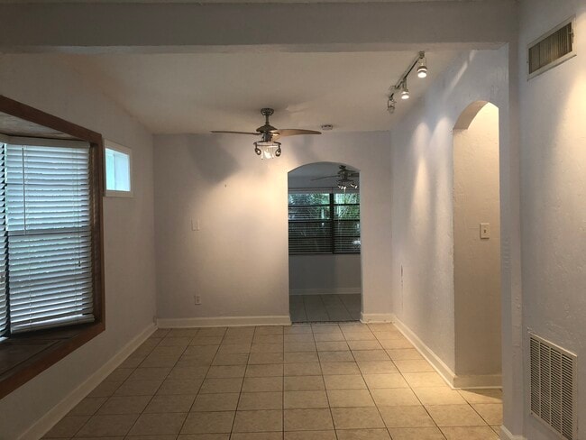 Foto del edificio - 122 19th Ave N