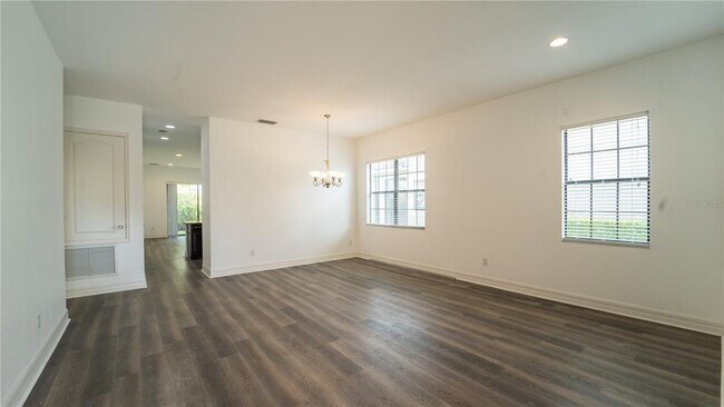Foto del edificio - 10335 Henbury St