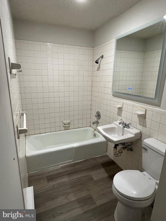 Foto del edificio - 50 Briarwood Ln