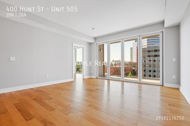 Building Photo - 400 Hunt St
