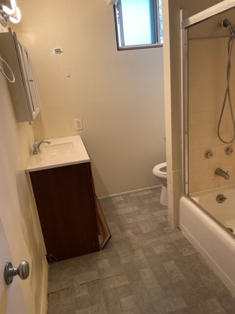 Bathroom - 423 N Lincoln Ave