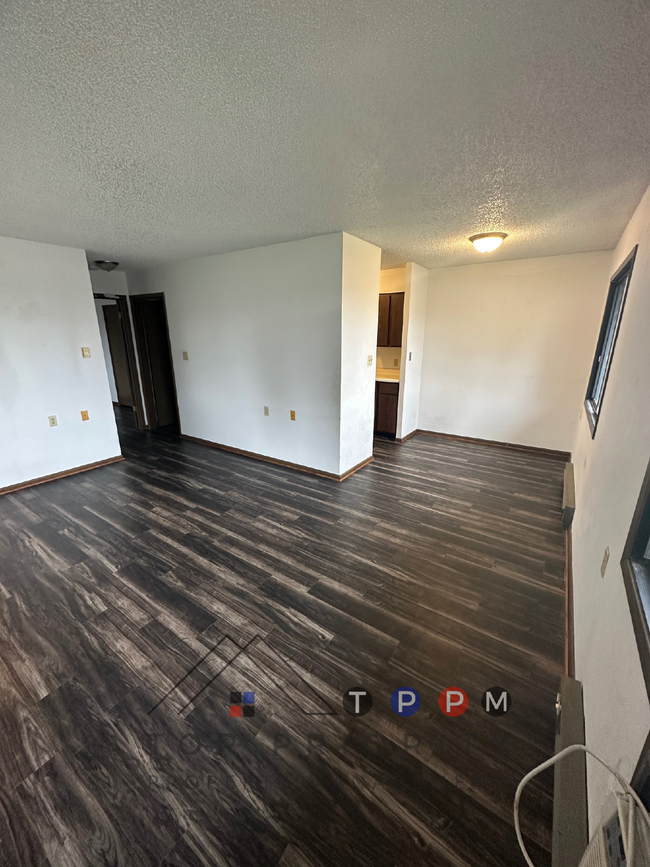 Building Photo - 1 Bedroom | 1 Bathroom Unit in Dysart Avai...
