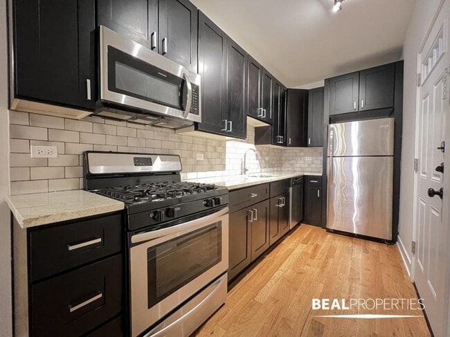 Foto del edificio - 2 bedroom in CHICAGO IL 60625