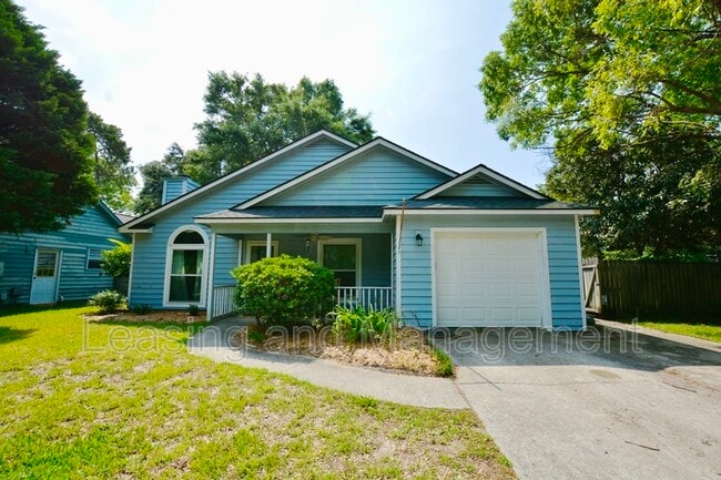 Photo - 1240 Llewellyn Rd House