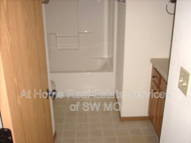 Foto del edificio - 1138 S Clifton Ave