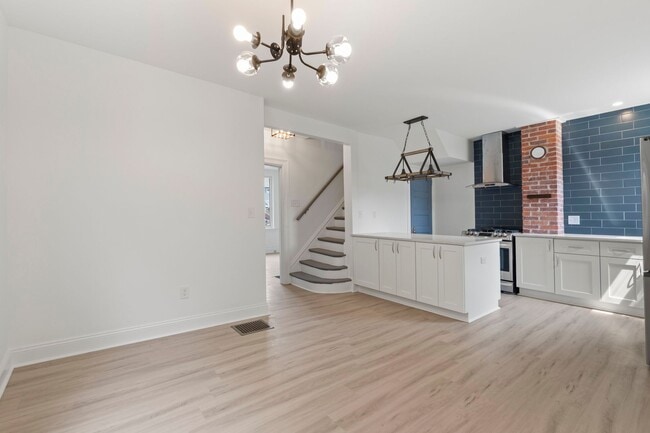 5708-5710 Weldin - 5708-5710 Weldin Apartment