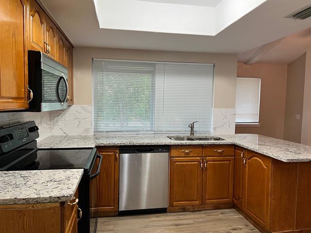 Building Photo - 5609 Valley Mills Dr