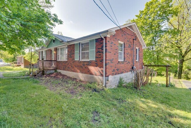Building Photo - 328 Jacksonian Dr
