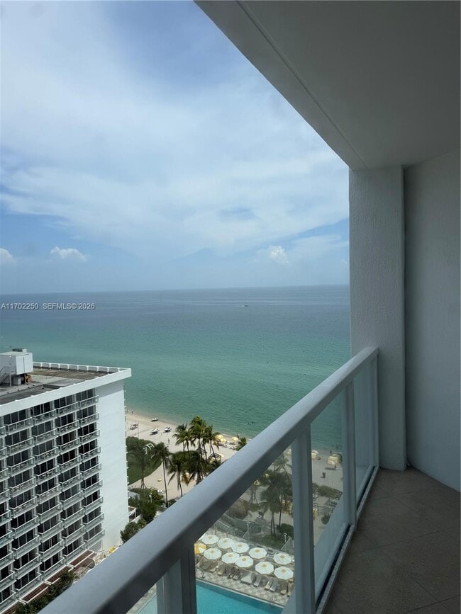 Building Photo - 16699 Collins Ave