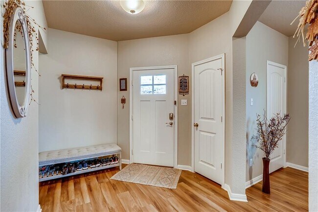 Foto del edificio - 5109 Winsbury Dr