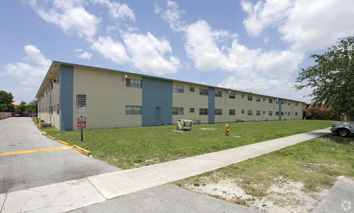 Lund Garden Apartments - Concord Garden Apartments