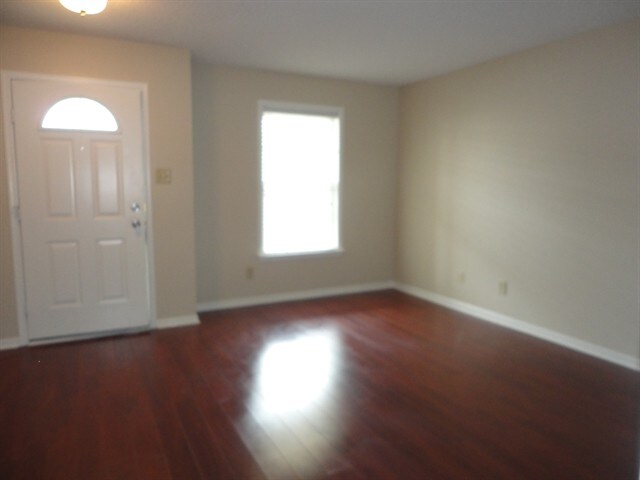 Building Photo - 10812 Parker Dr