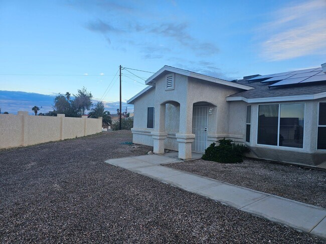 Foto del edificio - Unfurnished Long Term Solar Panels