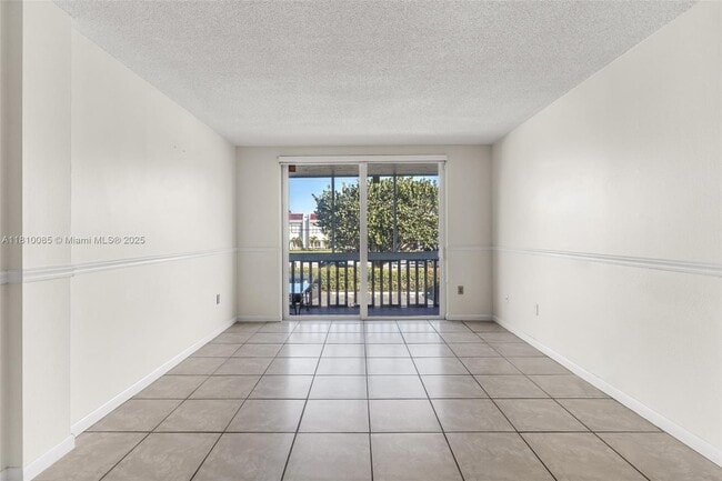 Foto del edificio - 6701 NW 169th St