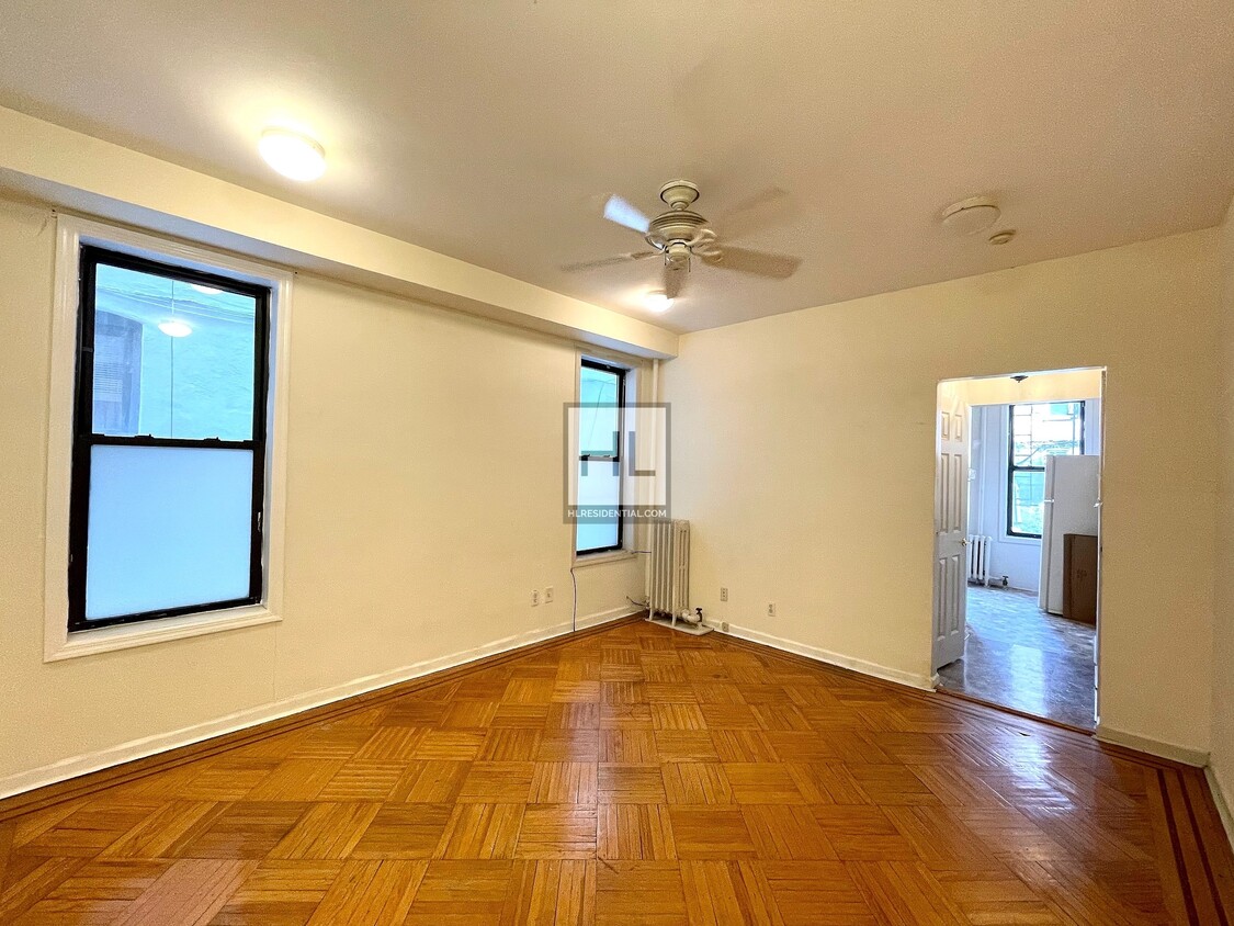 Primary Photo - NO FEE Studio w Backyard