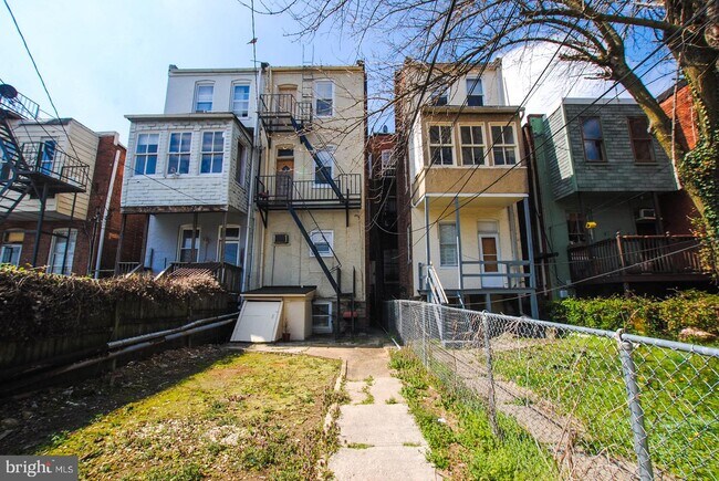 Foto del edificio - 2815 N Calvert St