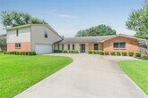 Primary Photo - 2206 Walnut Bend Ln