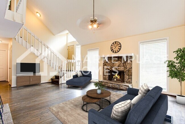 Foto del edificio - 2335 Forest Green Dr