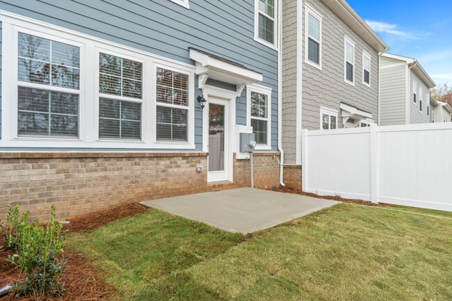 Foto del edificio - Like Brand New Luxury Townhome in Matthews!