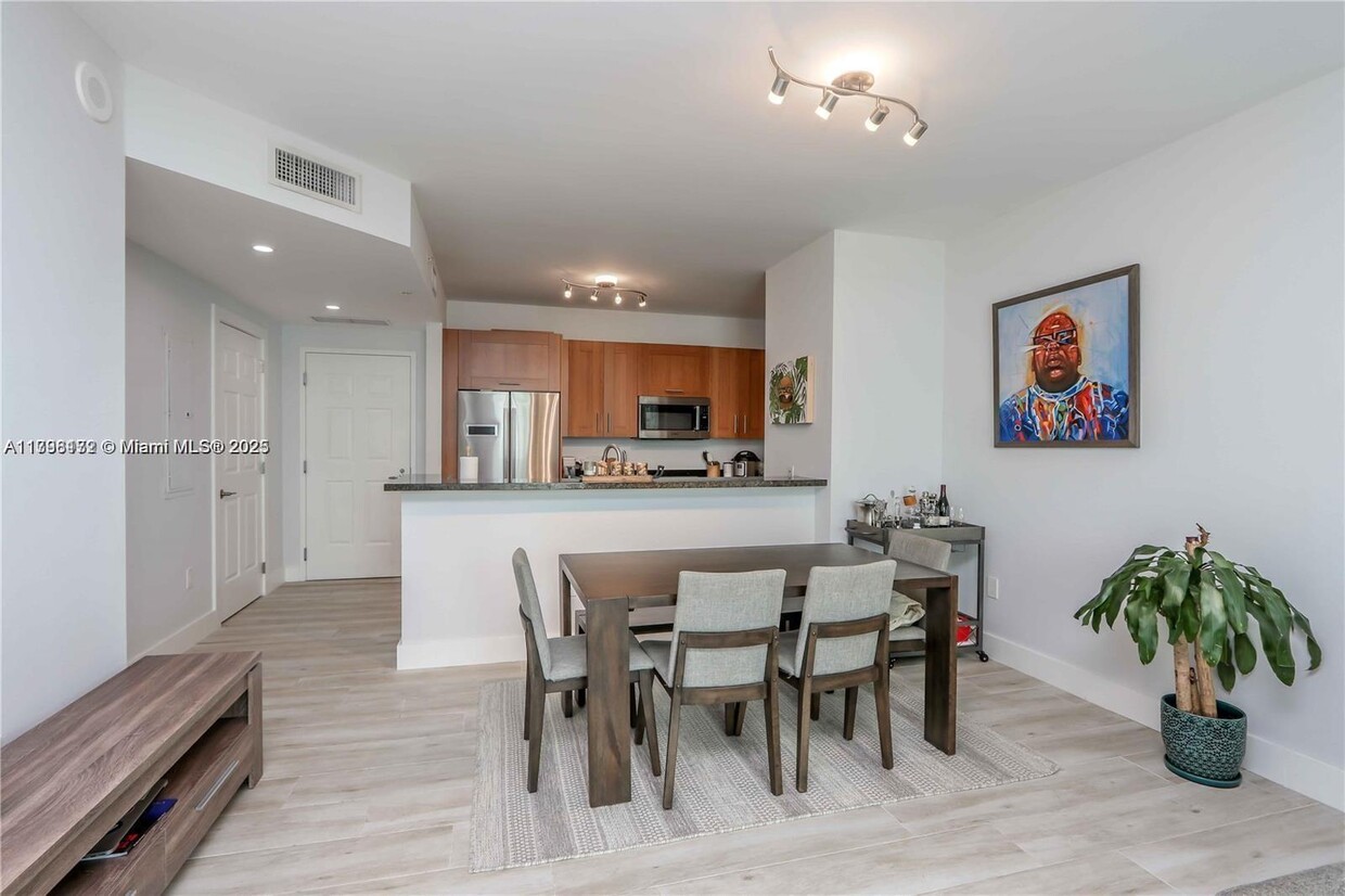 Foto principal - 1300 Ponce de Leon Blvd