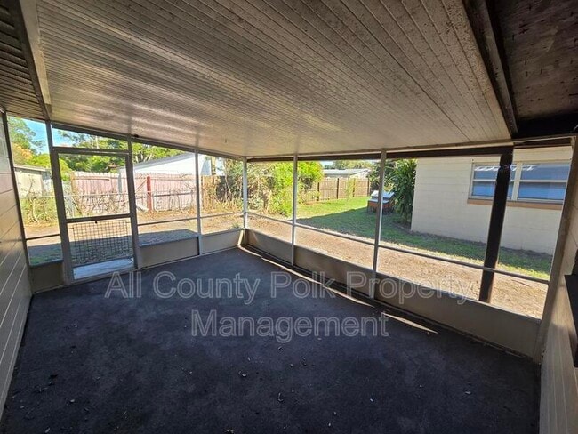 Building Photo - 2807 Hertha Ave