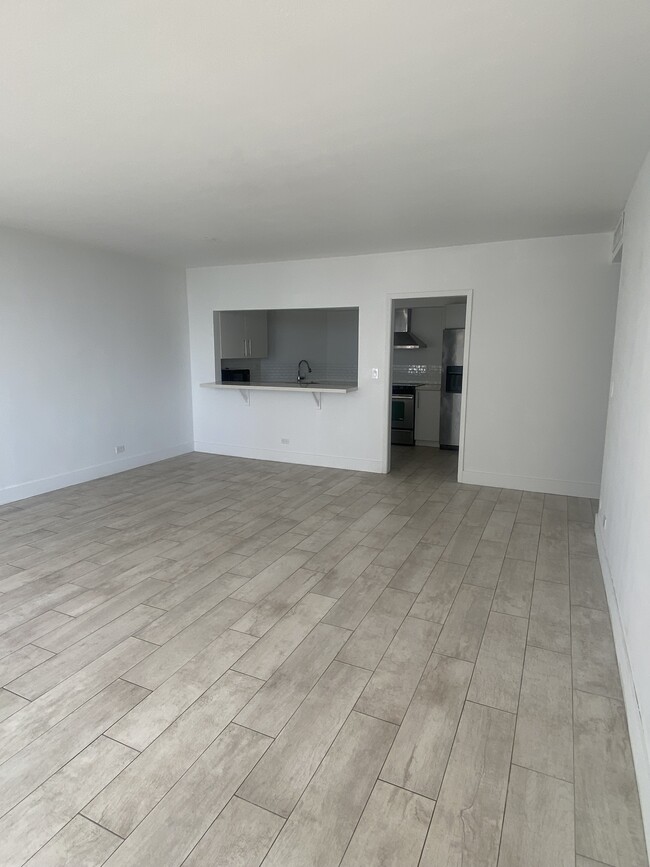 Building Photo - 1408 Brickell Bay Dr