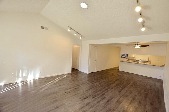 Photo - 5510-5510 Fair Oaks Blvd Apartment