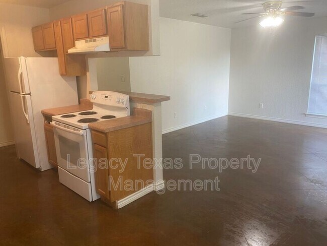 Foto del edificio - 1322 Country Club Rd