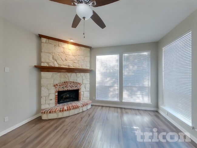 Building Photo - 114 Cole St