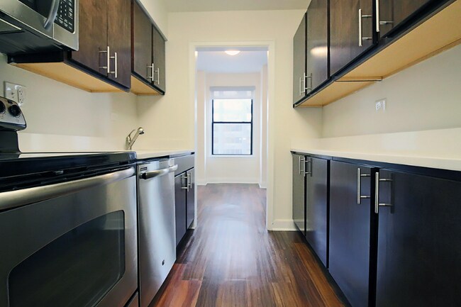 Building Photo - 200 N Dewitt Pl