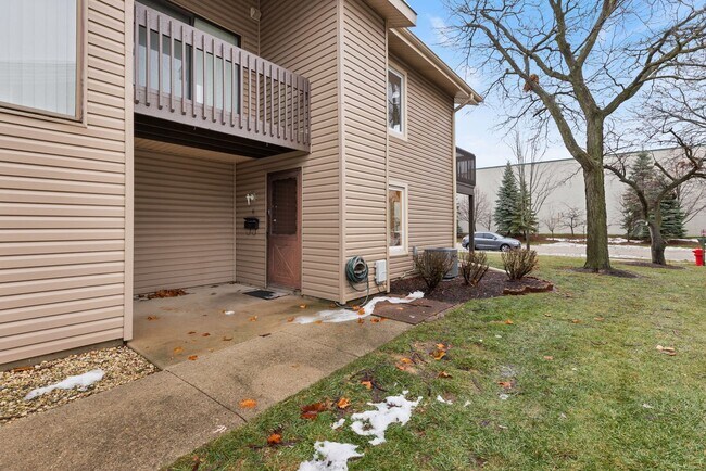 Foto del edificio - 1353 Kingsbury Dr