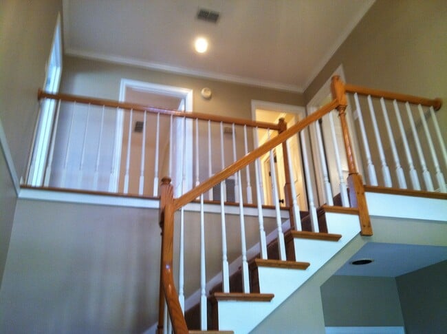 Building Photo - ACADIANA PLACE... Minutes to LSUS