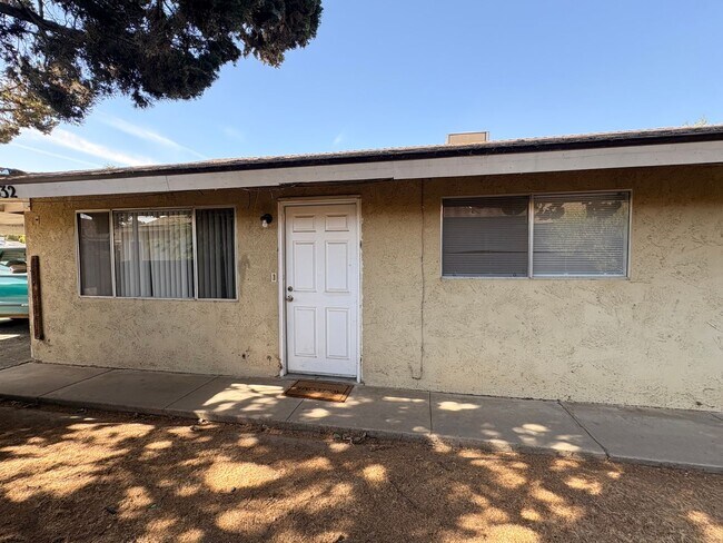 Foto del edificio - 2526-2532 W. Caldwell Ave.