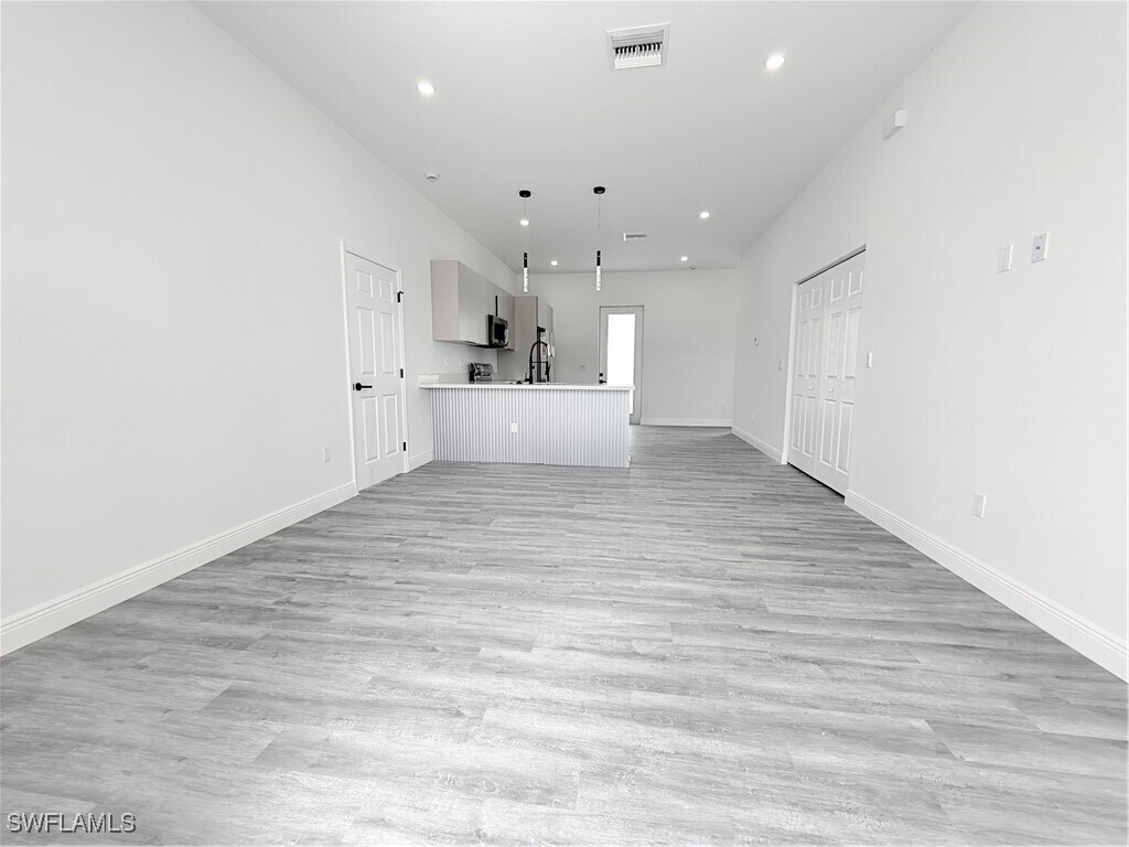 Foto principal - 1139 Copley St E