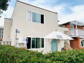 Building Photo - 802 Jamaica Ct