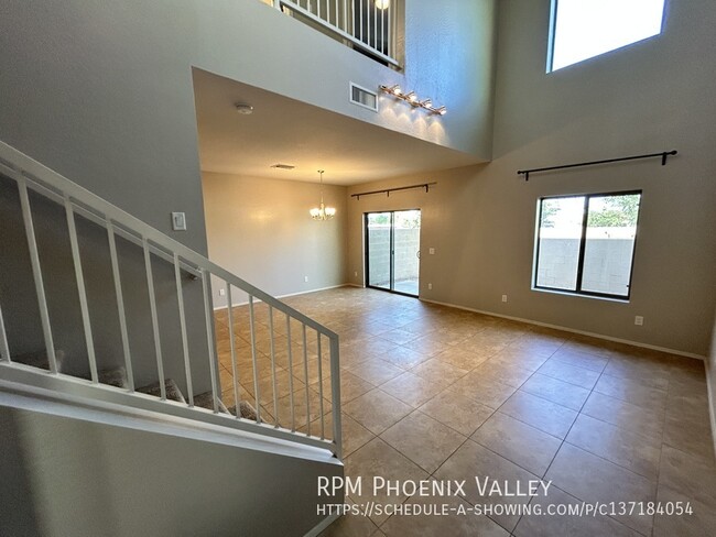 Foto del edificio - N. Phx Gated 3/2.5 *NEW* Custom Paint!