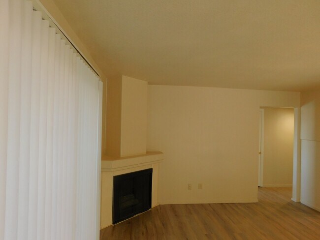 Foto del edificio - 601 Cabrillo Cir