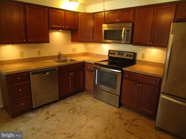 Foto del edificio - 5606 Devon Ct