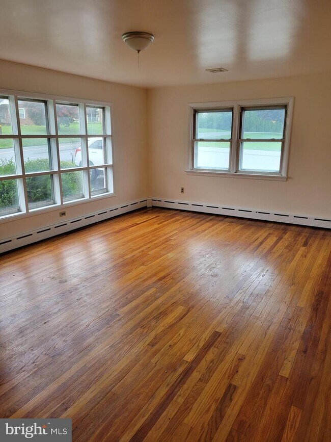 Building Photo - 1175 Gravel Pike