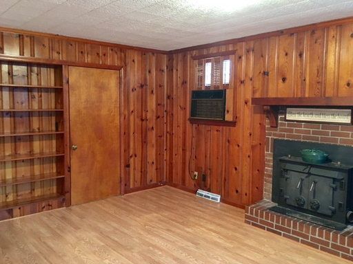 Building Photo - 107 Evergreen Rd