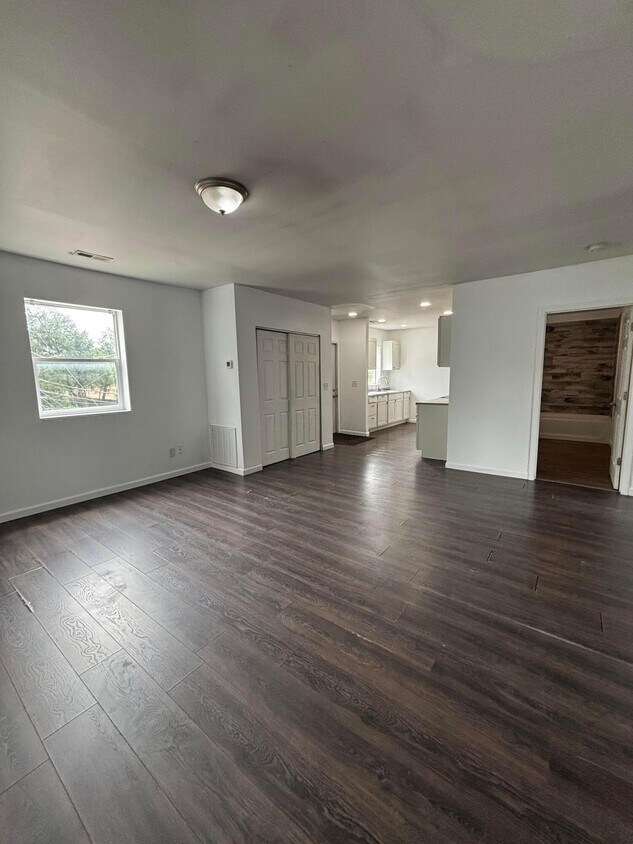 Foto principal - 836 S Hamilton Rd
