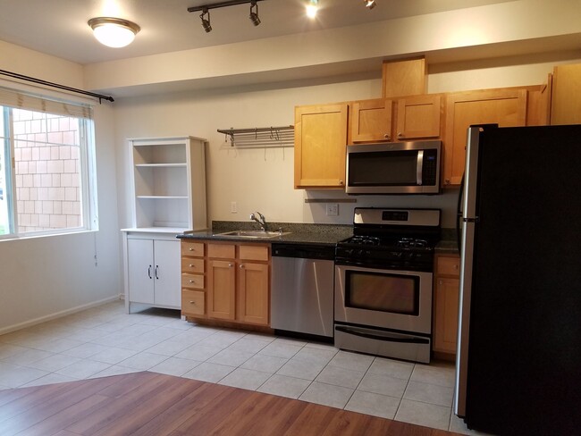 Foto del edificio - 0bd/1ba Sammamish Condo