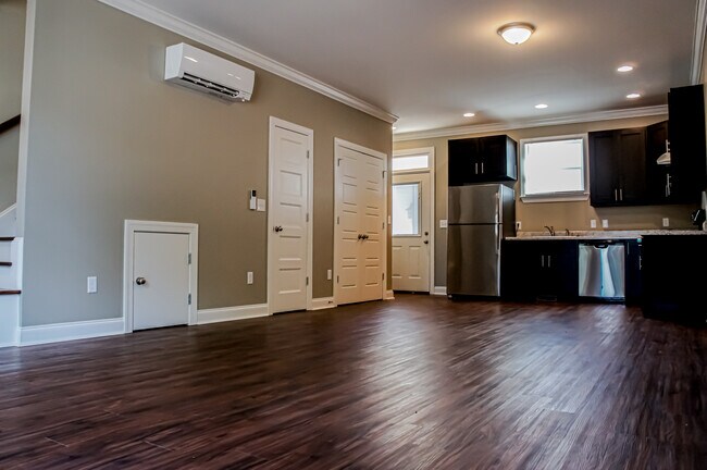 Building Photo - MLK @ Fairview